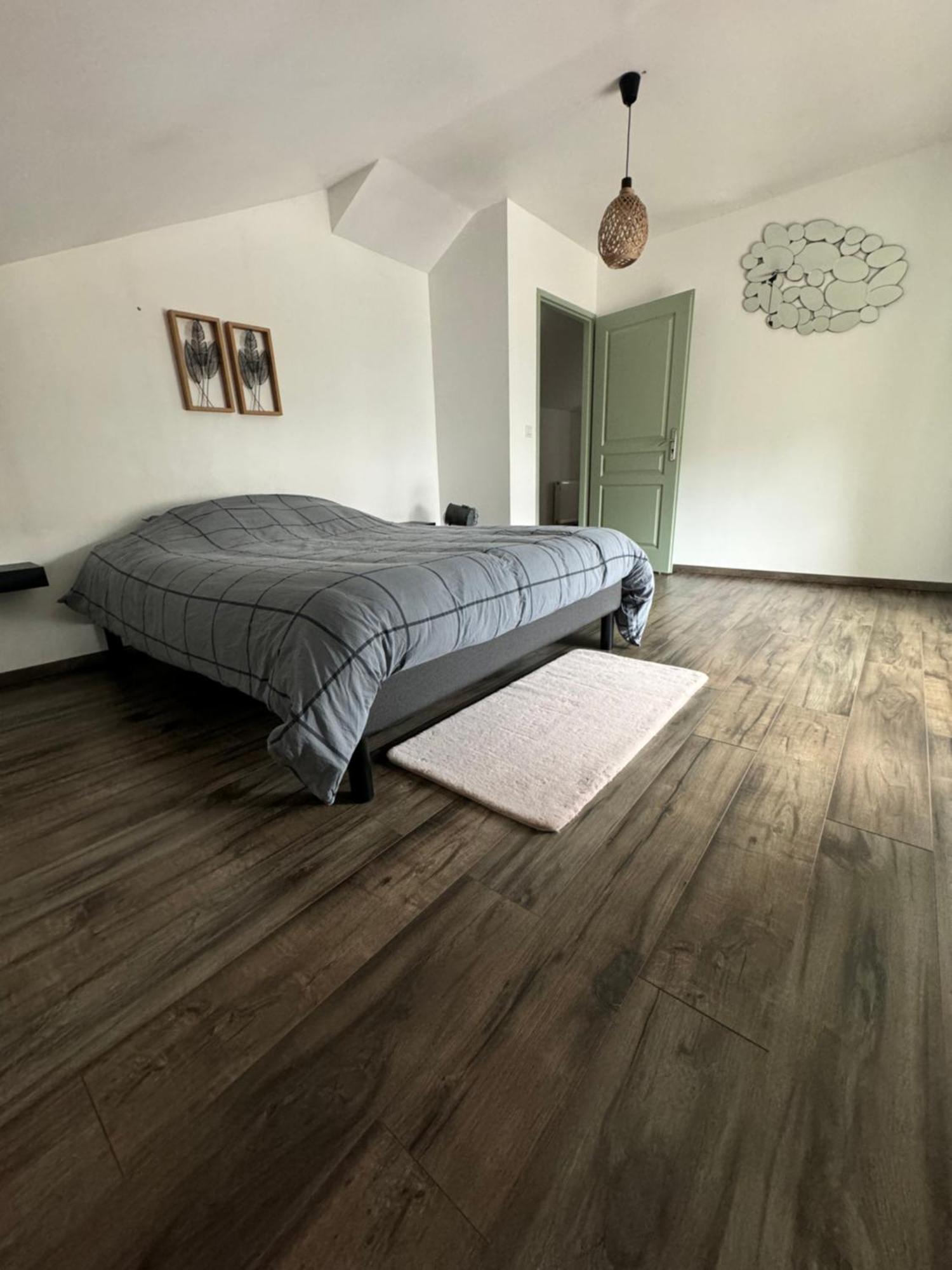 Maison Aux Pieds Du Circuit De Mirecourt Baudricourt Eksteriør billede